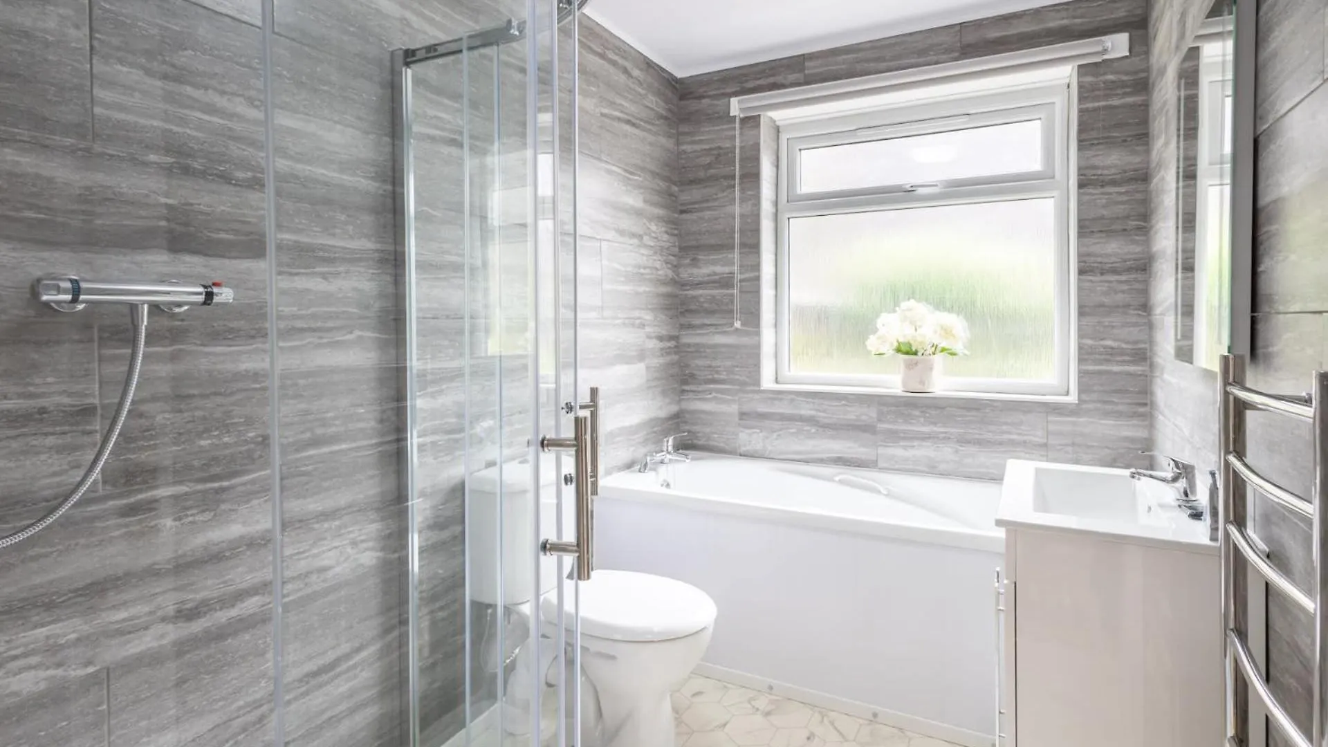 Host & Stay - Farthings Whitby 0*,